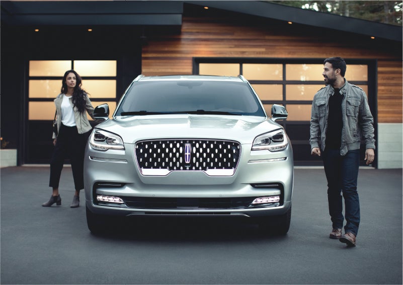 The sparkling grille of the 2023 Lincoln Aviator® Grand Touring model | All Star Lincoln in Prairieville LA